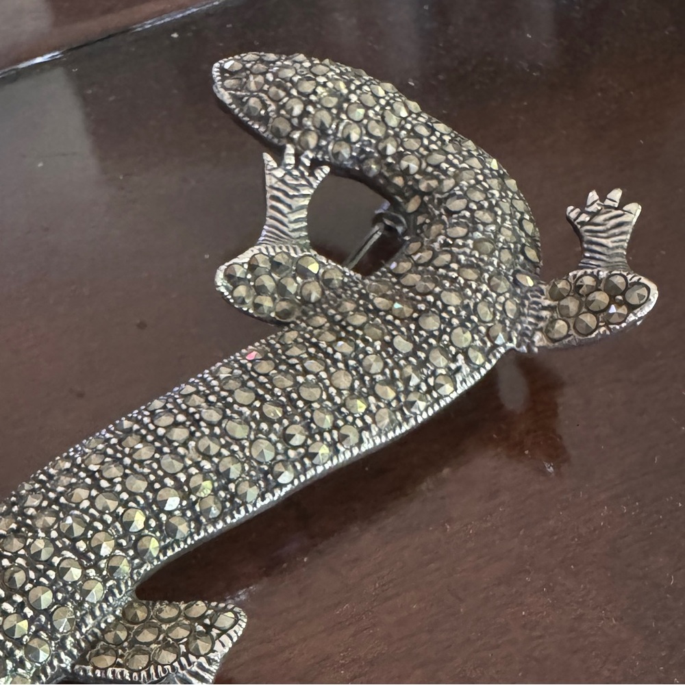 5.5” Silver Lizard Brooch with Marcacites - Picture 15 of 15